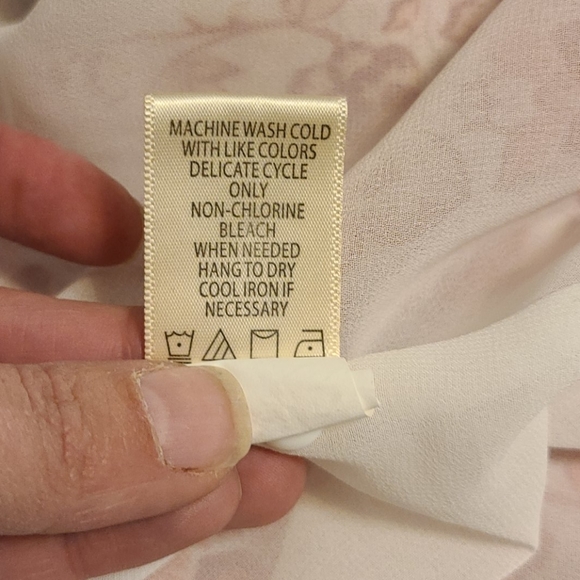 Max Studio Sleeveless Blouse - Picture 5 of 6